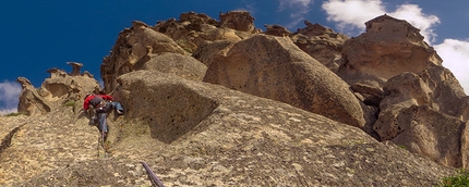 Torri di San Pantaleo, Balbacanu, Sardegna - Sulla via I denti del Drago (Tomas Krul, Marek Flekal e Fabio Erriu, 21/06/2015), Punta Balbacanu, Torri di San Pantaleo