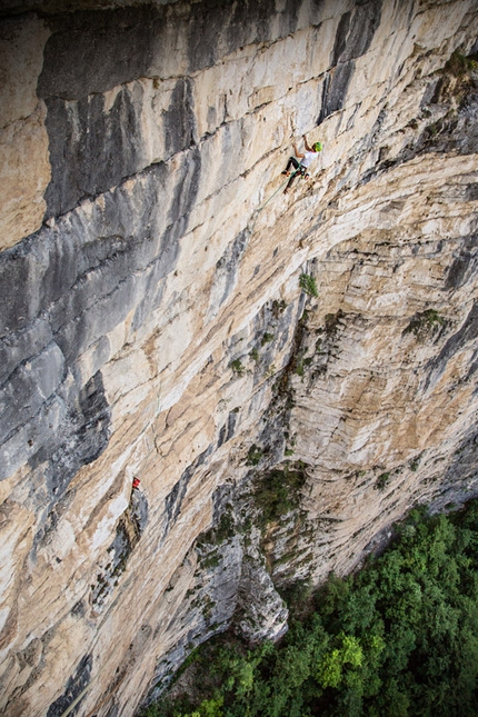 Giallomania (Monte Spitz, Val Gadena, Valsugana) - Alessio Roverato climbing Giallomania