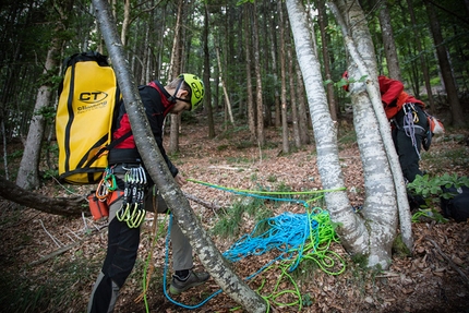 Giallomania (Monte Spitz, Val Gadena, Valsugana) - Abseiling down Giallomania