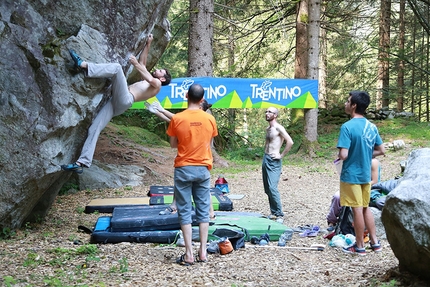 GraMitico 2015, Valle di Daone - Durante il secondo raduno boulder GraMitico, tenutosi in Valle di Daone il 11 - 12 luglio 2015