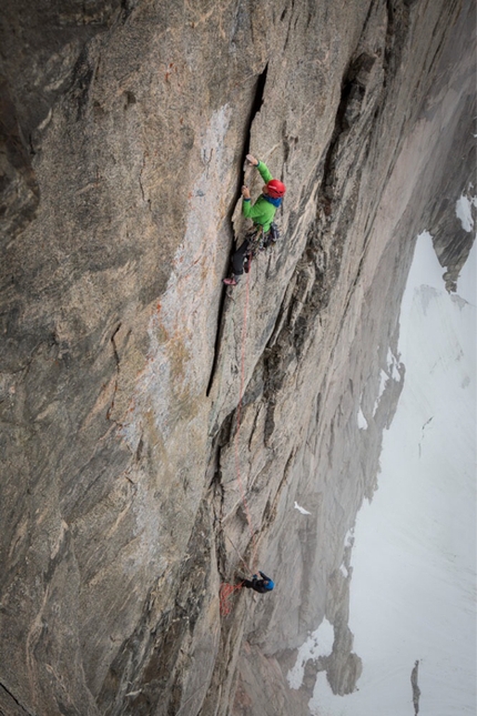 Mirror Wall, Groenlandia, Leo Houlding - Leo Houlding sale la lama 