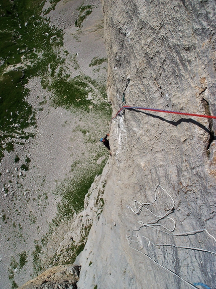 Sasso Alto, Val Gelada, Dolomiti Super Ski-Fo - During the first ascent of Dolomiti Super Ski-Fo, Sasso Alto, Val Gelada (Roberto Conti, Gabriele Tonelli 05-06/2015)