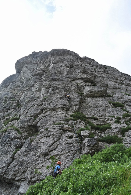 Via Dei Montecchiani Ribelli, Baffelan, Parete Nord - Giovanni Lora sul primo tiro durante una delle prime ripetizioni.