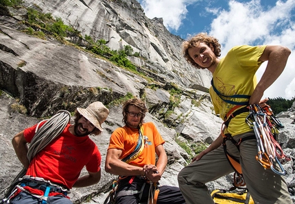 King of the Bongo, Qualido, Val di Mello - During the first free ascent of King of the Bongo, Qualido in Val di Mello (Paolo Marazzi, Matteo de Zaiacomo, Luca Schiera 25-26/7/2015)