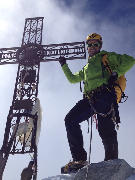 Pablo Criado Toca climbs the Geants mountains