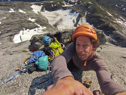 Piteraq, Ulamertorsuaq, Greenland - Silvan Schüpbach and Bernadette Zak climbing Piteraq, Ulamertorsuaq, Greenland: dinner on the Heart ledge