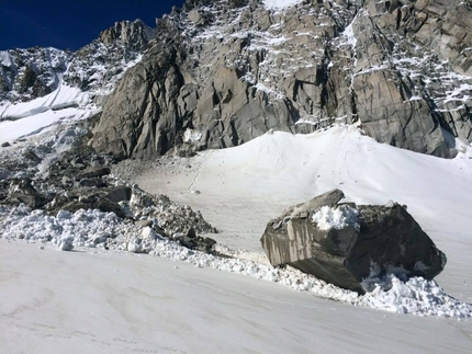 Tour Ronde, Mont Blanc - The rockfall on Tour Ronde, Mont Blanc