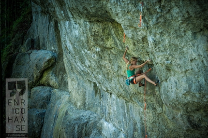 Lena Herrmann, Frankenjura, Germania - Lena Herrmann su Father and son 8c, Frankenjura, Germania