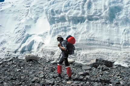 Reinhold Messner - Reinhold Messner, East Rombuk Glacier, Everest versante Nord, 1980