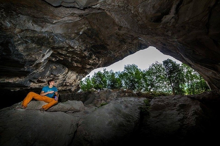 Domen Skofic - Domen Škofic climbing Reini’s Vibes 8c/+ at Massone, Arco