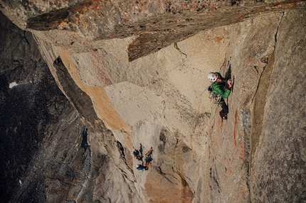 Bilibino, Siberia, Russia, Hansjörg Auer, Jacopo Larcher, Eneko Pou, Iker Pou e Siebe Vanhee - Bilibino 2015: Hansjörg Auer in apertura su uno dei tiri chiavi di Red Corner  (7c+ / 450m) su The Commander, aperta insieme a Jacopo Larcher e Siebe Vanhee.