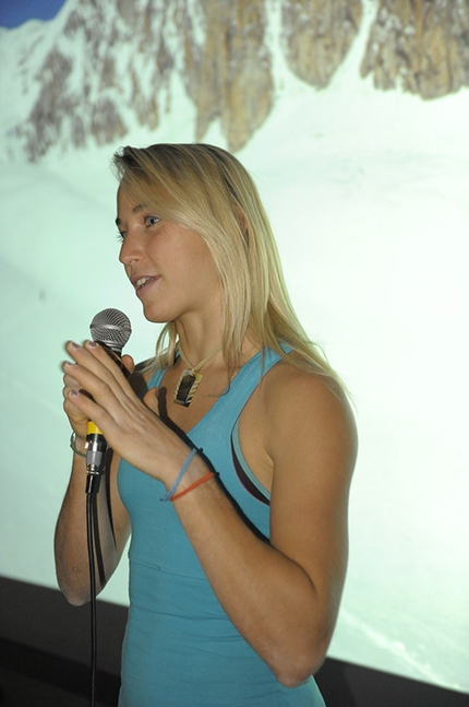 Frasassi Climbing Festival 2015 - Frasassi Climbing Festival 2015 - Federica Mingolla alla presentazione di Digital Crack