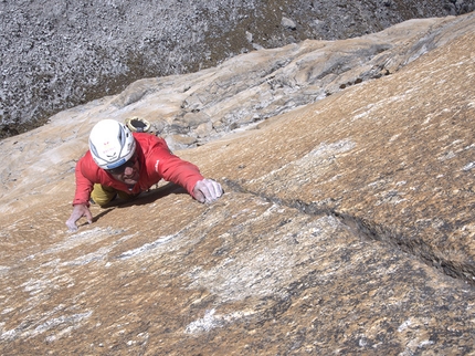 La Esfinge, Cordillera Blanca, Peru, Simon Gietl, Roger Schäli - Simon Gietl e Roger Schäli durante la prima salita di Chappie (7b+, 600m, 07/2015), La Esfinge, Val Paron, Peru