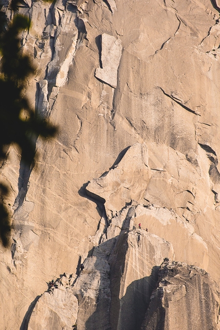 Hans Florine, The Nose, El Capitan, Yosemite, USA - Hans Florine together with Jayme Moye and Fiona Thornewell on El Cap Spire during his 100th ascent of The Nose, El Capitan, Yosemite, USA. Above: Texas Flake and Boot Flake