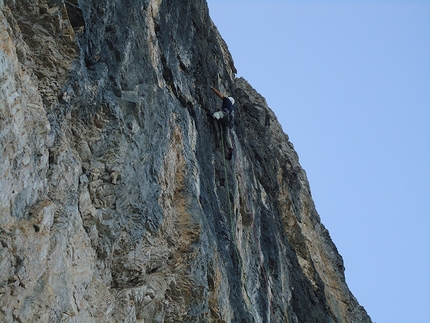 CAI don’t cry, Sass de Mura, Dolomiti Bellunesi - Durante l'apertura di  CAI don’t cry (VIII+, R3, 300m, Davide Gaeta, Andrea Salvadori, Sass de Mura, gruppo del Cimonega, Dolomiti Bellunesi