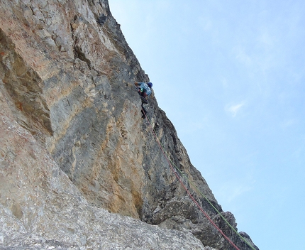 CAI don’t cry, Sass de Mura, Dolomiti Bellunesi - Durante l'apertura di  CAI don’t cry (VIII+, R3, 300m, Davide Gaeta, Andrea Salvadori, Sass de Mura, gruppo del Cimonega, Dolomiti Bellunesi