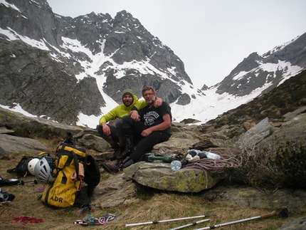 Cima della Freghera, Val Formazza, Alpi Lepontine, Tommaso Salvadori, Claudio Castiglione - Cima della Freghera: dopo l'apertura di Il Sale della Terra (Tommaso Salvadori, Claudio Castiglione 06/2015)