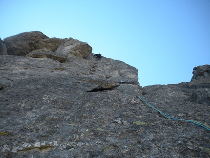 Cima della Freghera, Val Formazza, Alpi Lepontine, Tommaso Salvadori, Claudio Castiglione - Cima della Freghera: prima rotpunkt di Elisir di Giovinezza (T. Salvadori, C. Castiglione, G. Tomasini 08/2015)