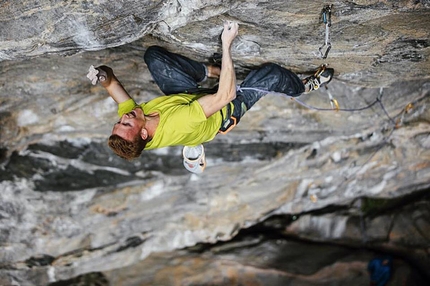 Flatanger, Hanshelleren, Norvegia - Jakob Schubert su Thor's Hammer 9a+, Flatanger, Norvegia