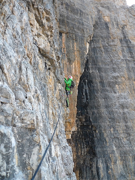 Maja Vidmar in Dolomiti - Sulla Comici - Dimai alla parete Nord della Cima Grande delle Tre Cime di Lavaredo (Dolomiti)