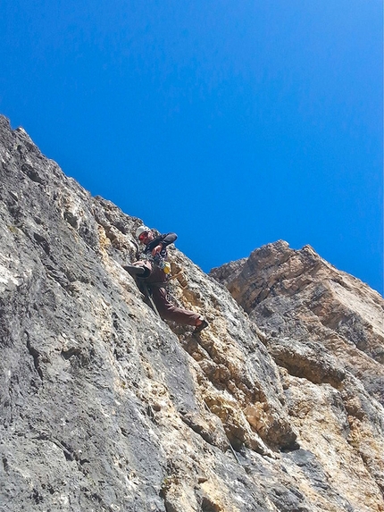 Dolomitspit, Sas Ciampac (Dolomiti) - Dolomitspit (530m, VII, VI obbl.) nuova via di arrampicata sulla parete Sud del Sas Ciampac, 2672m, Val Gardena, Dolomiti