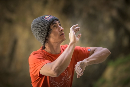 David Lama, Gola di Baatara, Libano - David Lama durante la prima salita di Avaatara 9a, Gola di Baatara, Libano