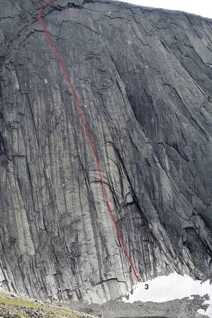 Bilibino, Siberia, Chris Fitzgerald, Natasha Sebire, Gemma Woldendorp - Finger Crack Cirque e Weasel Tower, Bilibino: Chris Fitzgerald, Natasha Sebire e Gemma Woldendorp