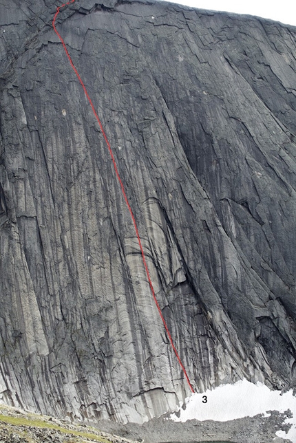 Bilibino, Siberia, Chris Fitzgerald, Natasha Sebire, Gemma Woldendorp - Finger Crack Cirque e Weasel Tower, Bilibino: Chris Fitzgerald, Natasha Sebire e Gemma Woldendorp