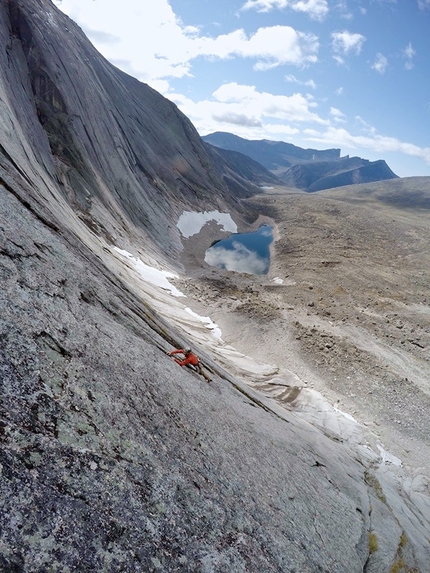 Bilibino, Siberia, Chris Fitzgerald, Natasha Sebire, Gemma Woldendorp - Finger Crack Cirque e Weasel Tower, Bilibino: Chris Fitzgerald, Natasha Sebire e Gemma Woldendorp