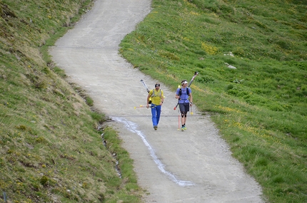 Ueli Steck, #82summits - Ueli Steck and the 82 4000ers in the Alps: descent from the Aletschgletscher