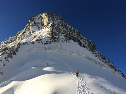 Ueli Steck, #82summits - Ueli Steck e le 82 quattromila delle Alpi: Aiguille Blanche