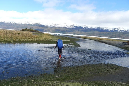 Cerro Riso Patron, Patagonia - Cerro Riso Patrón parete est, Hasta las Wuebas (Lise Billon, Antoine Moineville, Diego Simari, Jérôme Sullivan 09/2015)