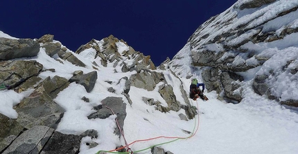 Cerro Riso Patron, Patagonia - Cerro Riso Patrón parete est, Hasta las Wuebas (Lise Billon, Antoine Moineville, Diego Simari, Jérôme Sullivan 09/2015)