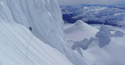 Cerro Riso Patron, Patagonia - Cerro Riso Patrón parete est, Hasta las Wuebas (Lise Billon, Antoine Moineville, Diego Simari, Jérôme Sullivan 09/2015)