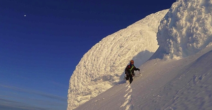 Cerro Riso Patron, Patagonia - Cerro Riso Patrón East Face, Hasta las Wuebas (Lise Billon, Antoine Moineville, Diego Simari, Jérôme Sullivan 09/2015)