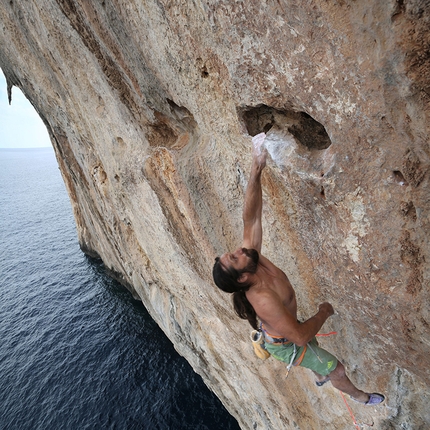 Alexander Huber climbs Il Capitano at Capo Monte Santo in Sardinia