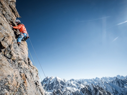Stephan Siegrist, Thomas Senf, Andreas Abegglen, Himalaya - Stephan Siegrist climbing fantastic rock up Te (crystal), first ascended with Thomas Senf and Andreas Abegglen on 02/10/2015