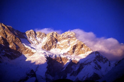 Kangchenjunga, summits and abandoned attempts