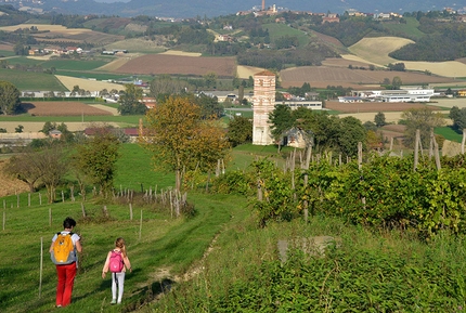 Langhe-Roero e Monferrato, Piemonte - Montechiaro d'Asti - San Nazario e Celso