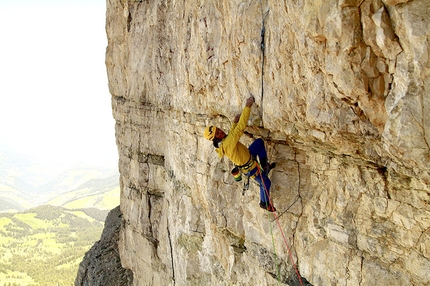 Sass de la Crusc Dolomiti, Voodoo-Zauber per Simon Gietl e Andrea Oberbacher - Durante la prima salita di Voodoo-Zauber, (IX-, 180m, Simon Gietl, Andrea Oberbacher) Sass de la Crusc, Dolomiti