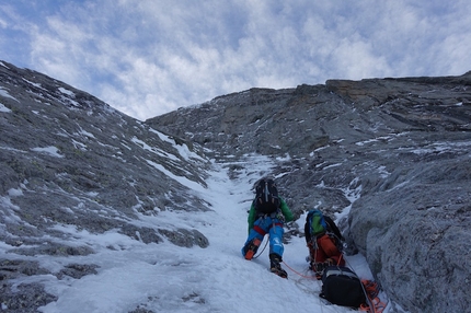 Pic Sans Nom, Le Prestige des Écrins - During the first ascent of Le Prestige des Écrins, (1000m, V, M6+, 6a, Benjamin Brochard, Fred Degoulet, Jonathan Joly 19 - 21/10/2015) Pic Sans Nom (3913m), Ecrins, France. Day 2