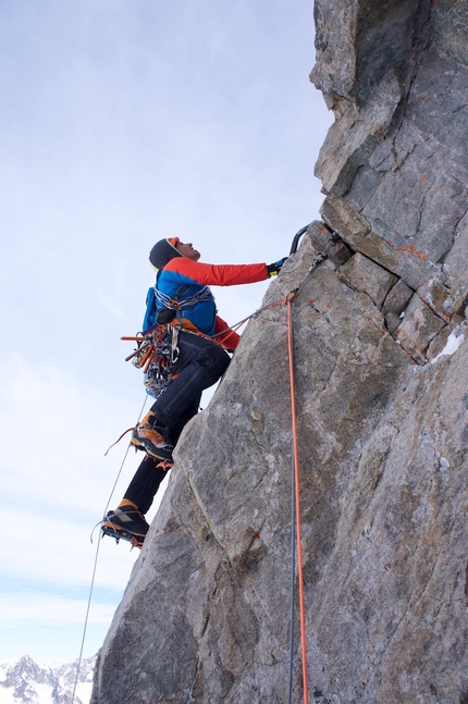 Pic Sans Nom, Le Prestige des Écrins - During the first ascent of Le Prestige des Écrins, (1000m, V, M6+, 6a, Benjamin Brochard, Fred Degoulet, Jonathan Joly 19 - 21/10/2015) Pic Sans Nom (3913m), Ecrins, France. Day 2