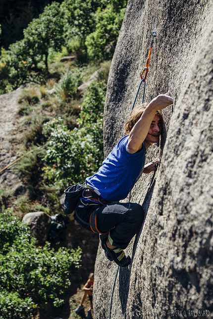 Basilicata climbing Castelmezzano, Pietrapertosa - Basilicata stray rocks climbing expedition