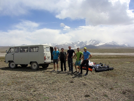 Kyzyl Asker, Kyrgyzstan, Kokshaal Too - Kyzyl Asker 2015: the Slovenian expedition comprised of Matjaž Cotar, Miha Hauptman, Anže Jerše and Uroš Stanonik