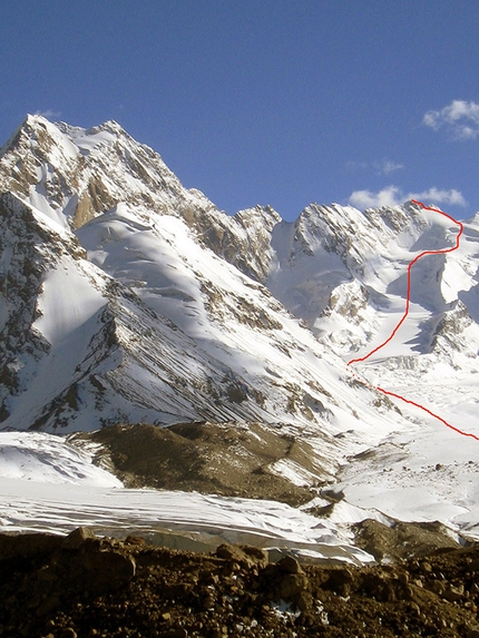 Kyzyl Asker, Kyrgyzstan, Kokshaal Too - Kyzyl Asker 2015: the route up the west fork of Kyzyl Asker glacier towards Kyzyl Asker west shoulder