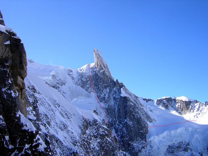 Dente del Gigante - Goulotte Nord - La parete nord con la goulotte