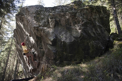 Spelonca - Spiluck - Markus Hofer sul boulder Höhepunkt (7A+), Spelonca/Varna