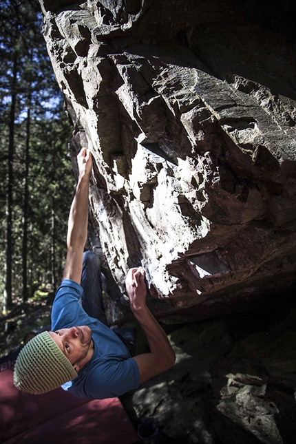 Spelonca - Spiluck - Florian Grossrubatscher climbing the boulder problem Testdummie (6B+) at Spelonca/Varna