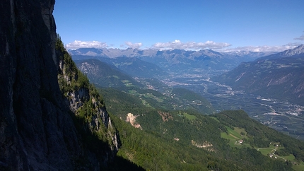 Monte Macaion, Oliver Renzler - Olli's Meisterwerk (500m, 7b), Monte Macaion: la vista verso Merano è fantastica