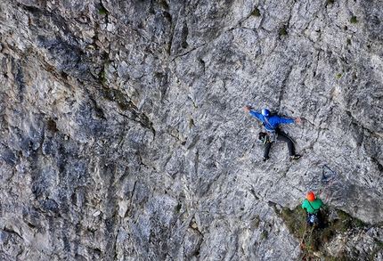 Monte Macaion, Oliver Renzler - Olli's Meisterwerk (500m, 7b), Monte Macaion: Adam Holzknecht parte per il terz'ultimo tiro
